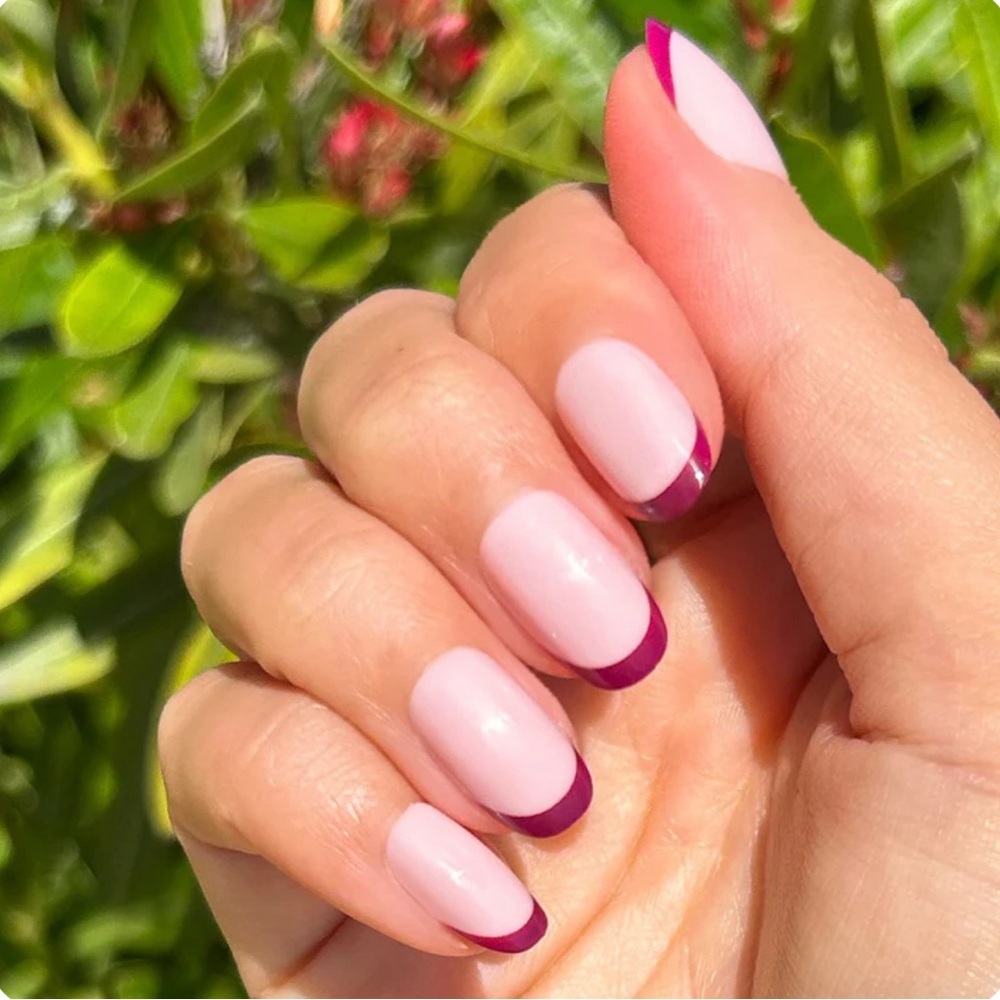 Olive and June The Instant Mani Press-On 42 Nails Plum French Tip Short Round